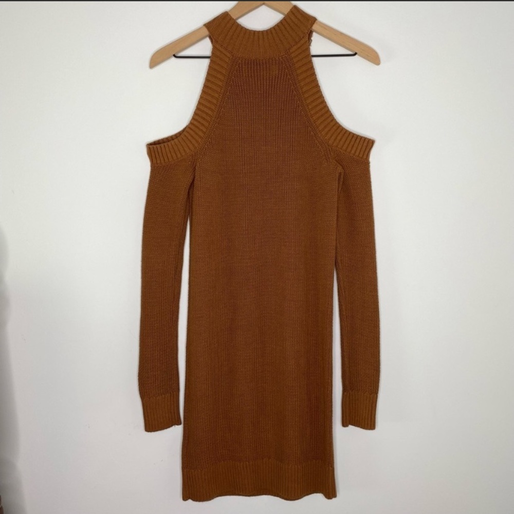 EUC Small Abercrombie and fitch brown cold shoulder sweater dress